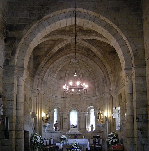 San Pedro de A Mezquita: Interior de la cabecera