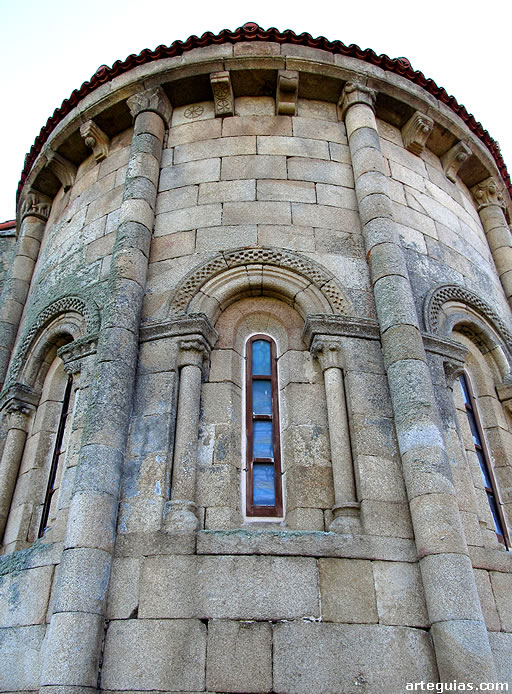 Iglesia de A Mezquita, Ourense: &aacute;bside