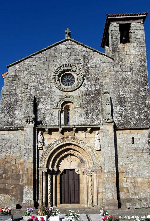 Iglesia de A Mezquita: fachada occidental