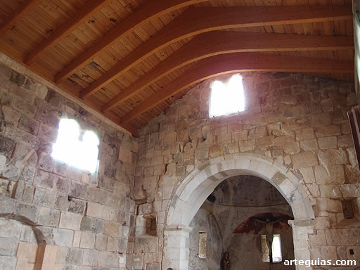 Interior de la iglesia de San Vicente del Valle, Burgos