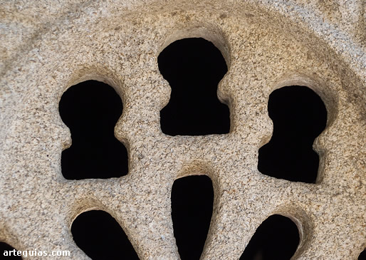 Huecos de la celos&iacute;a con forma de arcos de herradura