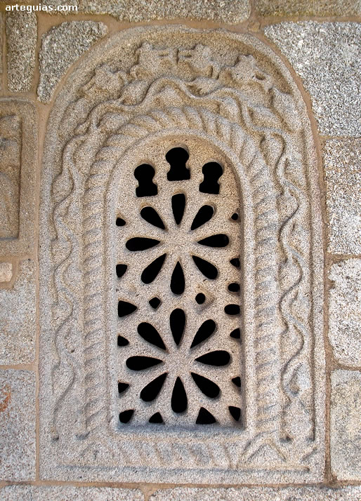 Precioso ventanal con celos&iacute;as