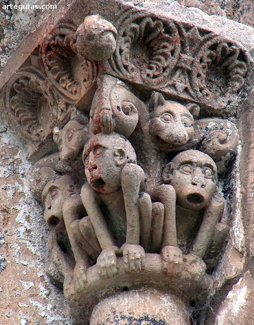 Iglesia de Sili&oacute;, Cantabria: capitel con monos
