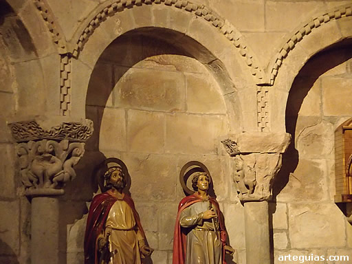 Arquer&iacute;a interior del &aacute;bside