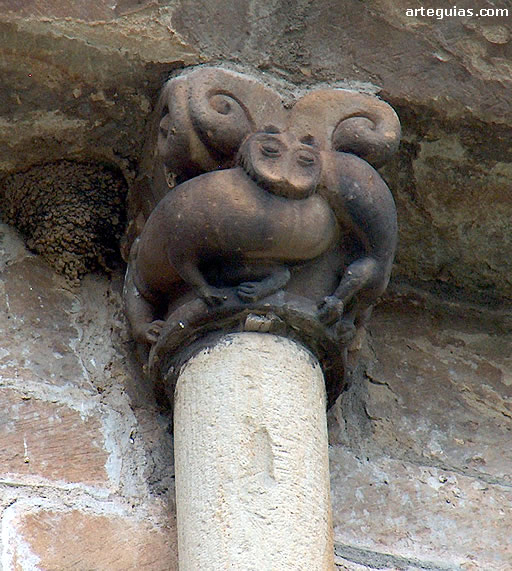 Iglesia de Sili&oacute;, Cantabria: capitel de una de las columnas del &aacute;bside