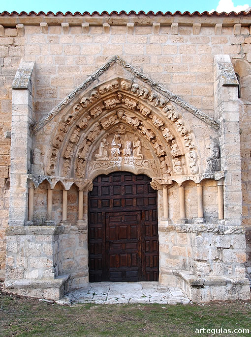 Iglesia de Villaldemiro: portada g&oacute;tica