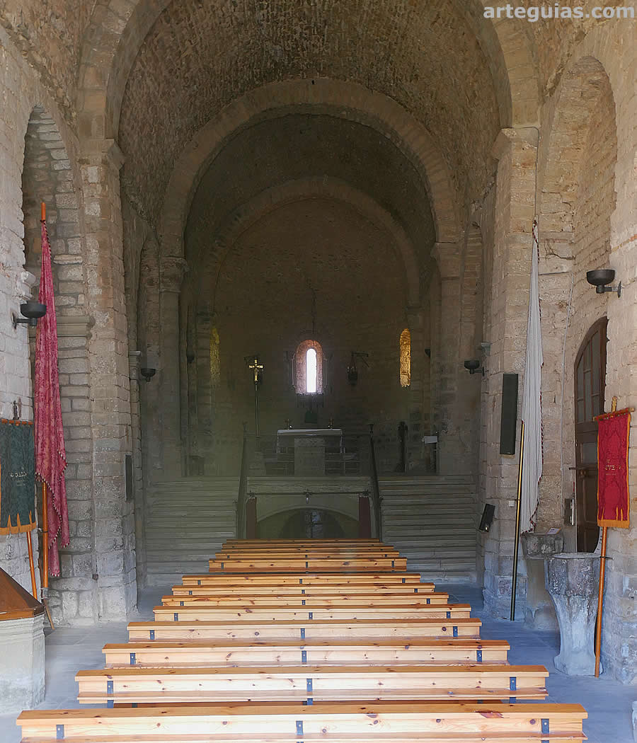 Interior de Sant Esteve de Olius
