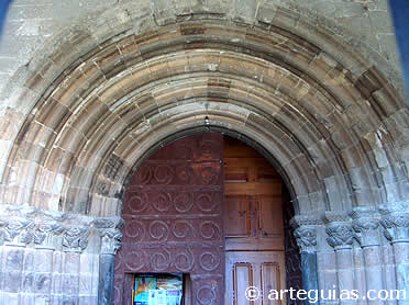 Puerta de la Iglesia rom&aacute;nica de San Pedro de Muro de &Aacute;greda