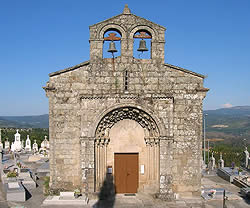 Iglesia de Santiago de Gustei