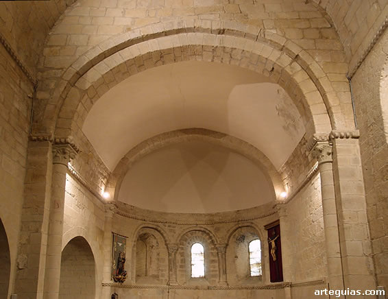 Interior de la iglesia de San Mart&iacute;n de Tours en San Mart&iacute;n de Unx