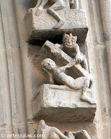 Una fallecida sale del sepulcro con ayuda de un demonio