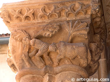 Campesino embestido por un toro