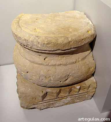 Basa de una columna rom&aacute;nica