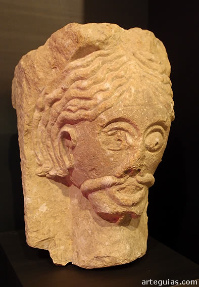 Museo de Le&oacute;n: canecillo rom&aacute;nico procedente de Sahag&uacute;n