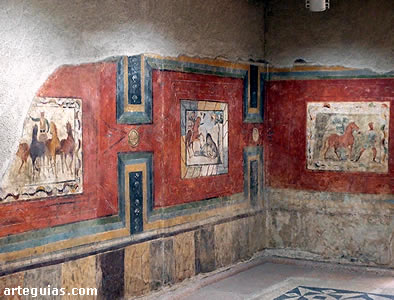 Casa romana con excelentes frescos murales y mosaicos en el suelo