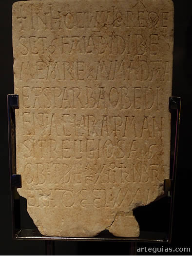 L&aacute;pida funeraria de Mumadomina