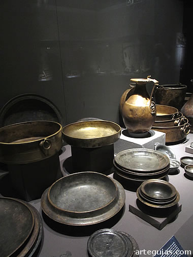 El Tesoro de Neupotz incluye cientos de elementos de vajilla met&aacute;lica