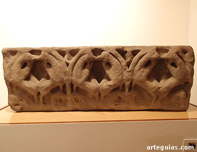 Sarc&oacute;fago de Infanta de comienzos del siglo XII procedente de Santa Cruz de la Ser&oacute;s