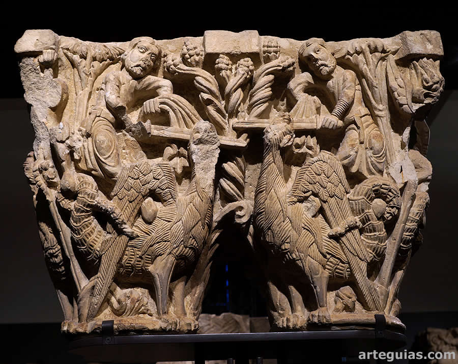 Capitel doble del claustro rom&aacute;nico. Aguilar de Campoo