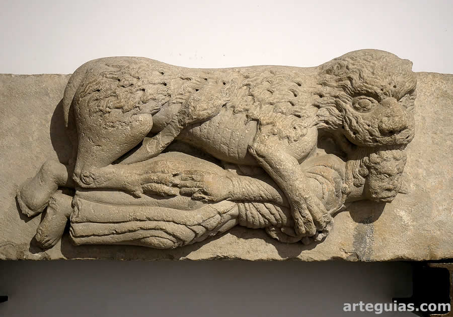 Museo de Arte de Girona: relieve rom&aacute;nico