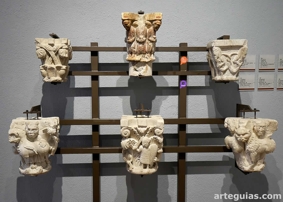Parte de la colecci&oacute;n de capiteles del Museo de Arte de Girona
