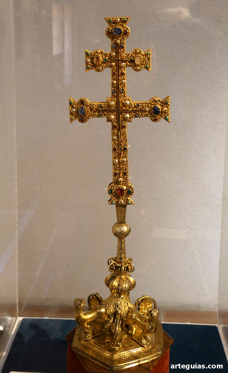 Fabulosa Cruz Relicario en el Museo Catedralicio de Astorga