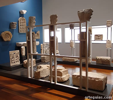 Sala del museo correspondiente al arte de la Monarqu&iacute;a Asturiana