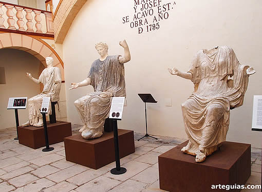 Tres estatuas de Torreparedones