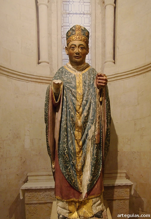 Salas Capitulares: el Museo Catedralicio y Diocesano de Salamanca: estatua de San Nicol&aacute;s Obispo del siglo XIV