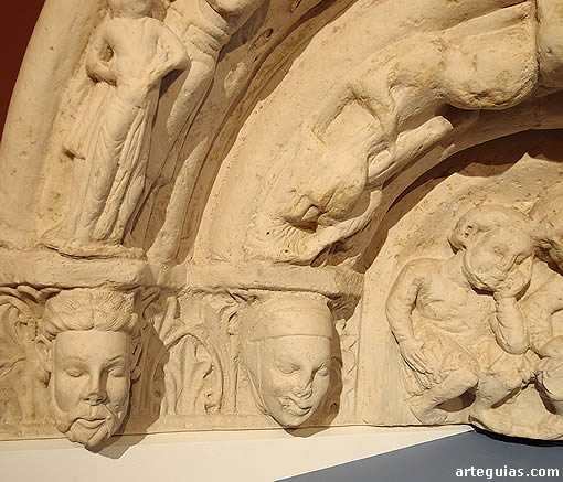 Detalle de la reproducci&oacute;n de la trompa rom&aacute;nica del interior de la catedral de Sig&uuml;enza