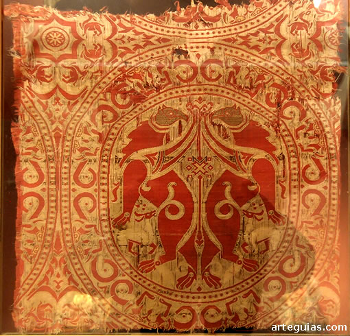 Tela sas&aacute;nida que se encontraba en el relicario de la arqueta de Santa Librada