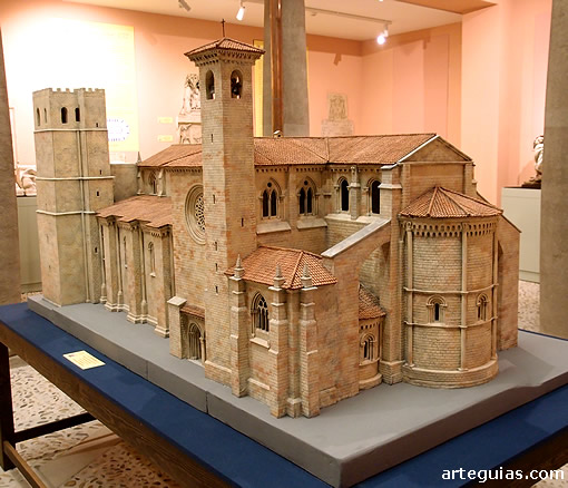 Maqueta de la catedral con su finalizaci&oacute;n g&oacute;tica y anterior a la edificaci&oacute;n de la girola