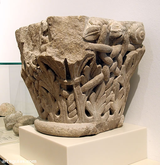 Capitel en el Museo de Peregrinaciones de  Santiago