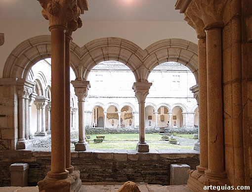 Claustro del Convento de San Francisco desde la sala capitular