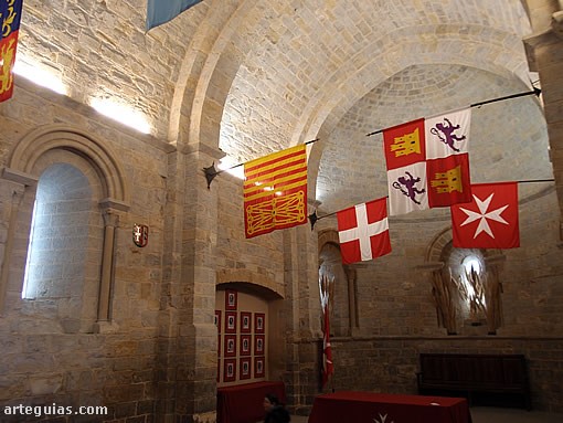 San Miguel Arc&aacute;ngel: interior de la iglesia