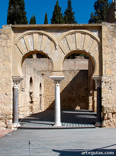 Acceso a la Casa Militar