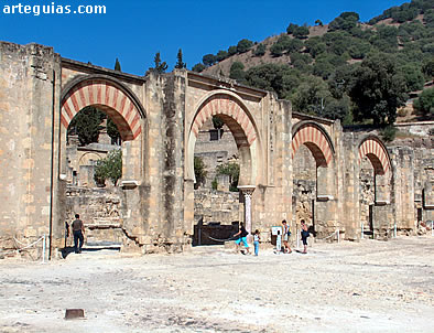 Medina Azahara: el gran p&oacute;rtico