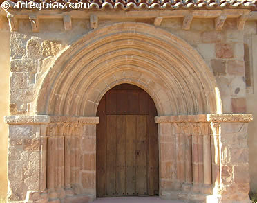 Puerta de la iglesia de Gama