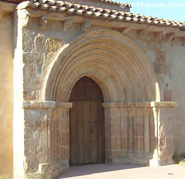 Puerta de la iglesia de Gama