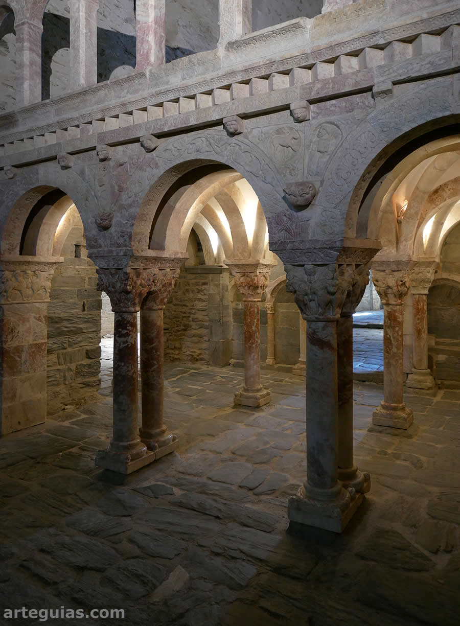 Tribuna del Priorato de Serrabona