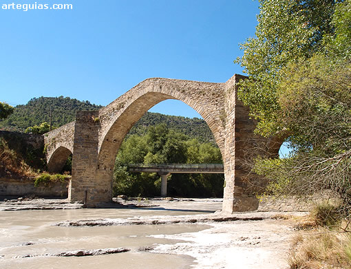 Puente de Besi&aacute;ns