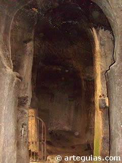 Nave principal de la iglesia rupestre de Arroyuelos