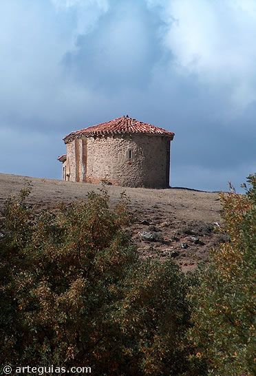 Ermita rom&aacute;nica de Santa Julita  a tres kil&oacute;metros de Barbadillo del Pez, perteneciente a un despoblado