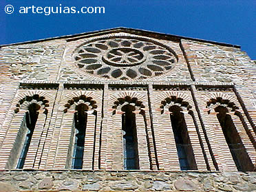 Fachada de la iglesia de Santiago o "Santiago el Nuevo". Talavera de la Reina