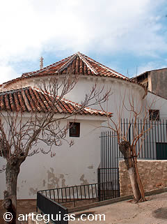 Valle del Taju&ntilde;a: iglesia de morfolog&iacute;a rom&aacute;nica de Valdelaguna