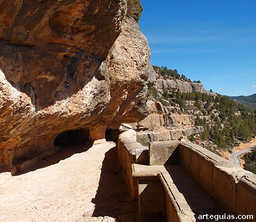 Mirador junto a las cuevas