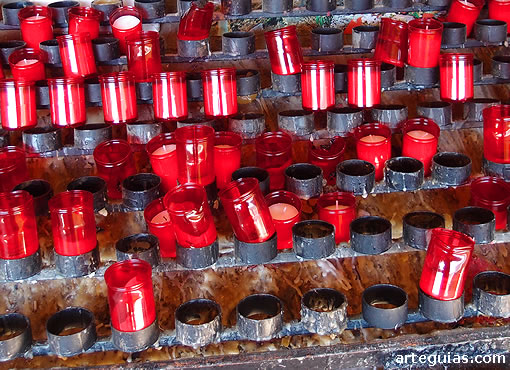 Velas en el santuario