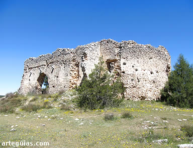 Las ruinas de la iglesia rom&aacute;nica