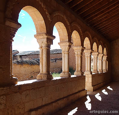 Rejas de San Esteban presume de iglesias porticadas rom&aacute;nicas, tan habituales en el oeste de la provincia de Soria