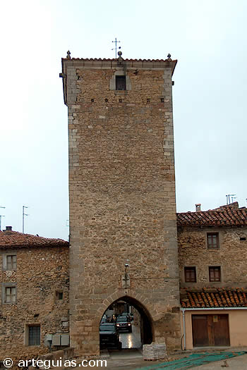 Portal de San Roque. Muralla de Mosqueruela